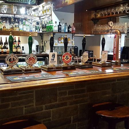 The Rose And Crown Hotel Huddersfield Buitenkant foto