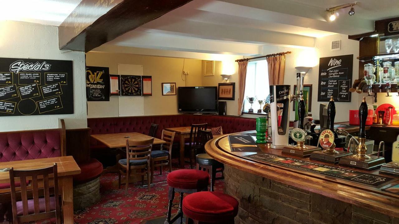 The Rose And Crown Hotel Huddersfield Buitenkant foto